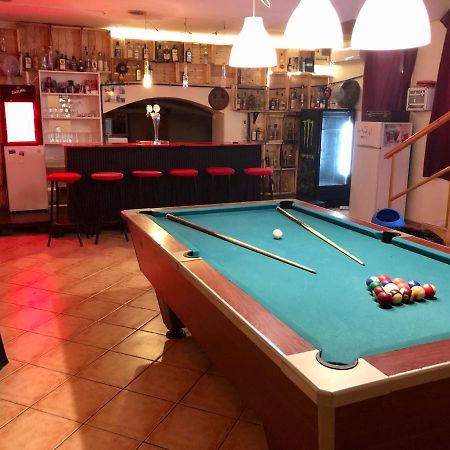 Whole Basement Former Pub3 For Bachelor / Bachelorette Party Budapest Luaran gambar