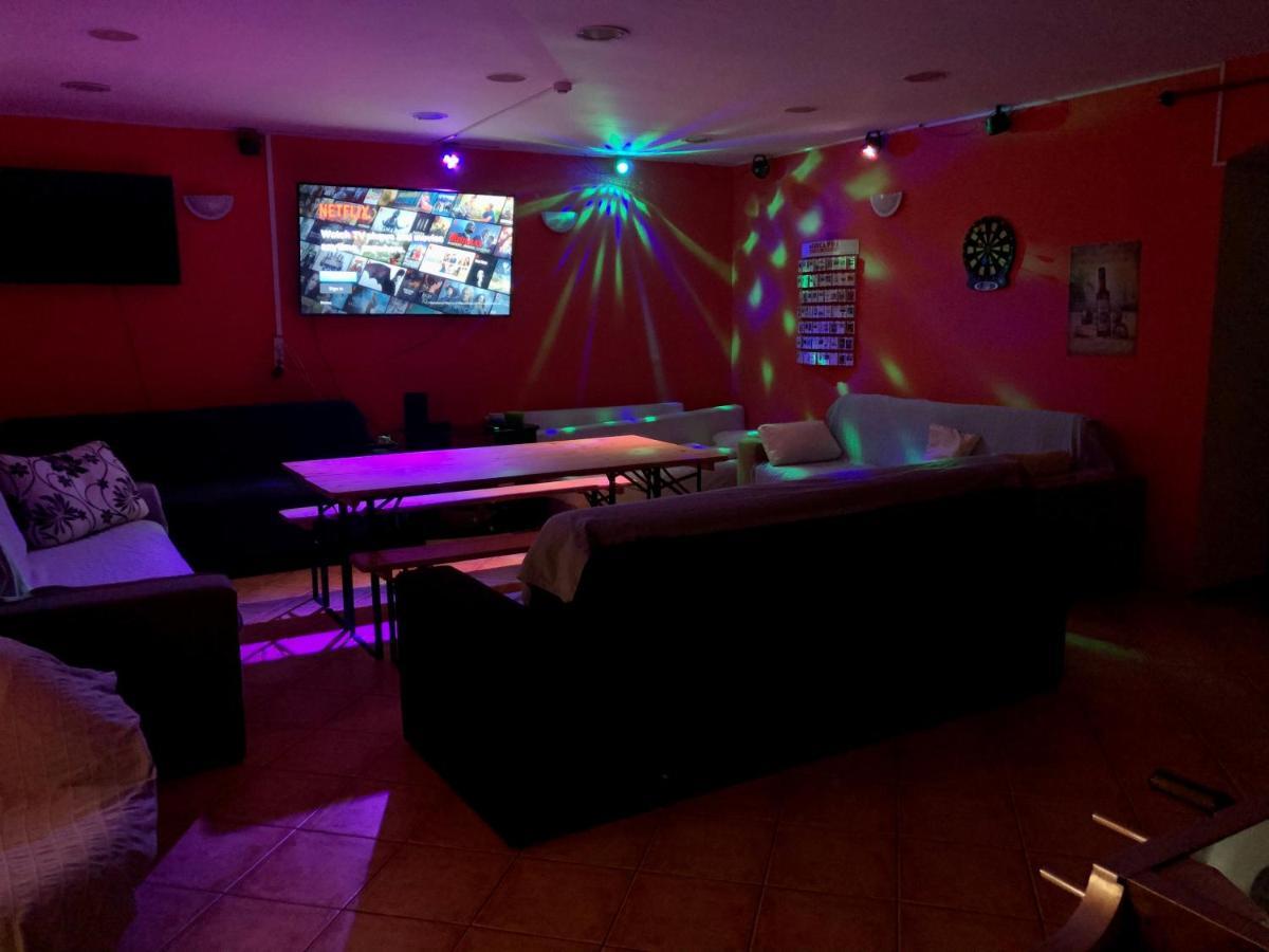 Whole Basement Former Pub3 For Bachelor / Bachelorette Party Budapest Luaran gambar