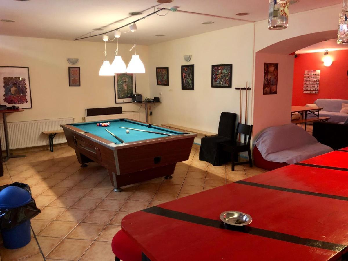 Whole Basement Former Pub3 For Bachelor / Bachelorette Party Budapest Luaran gambar