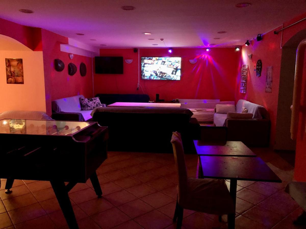Whole Basement Former Pub3 For Bachelor / Bachelorette Party Budapest Luaran gambar